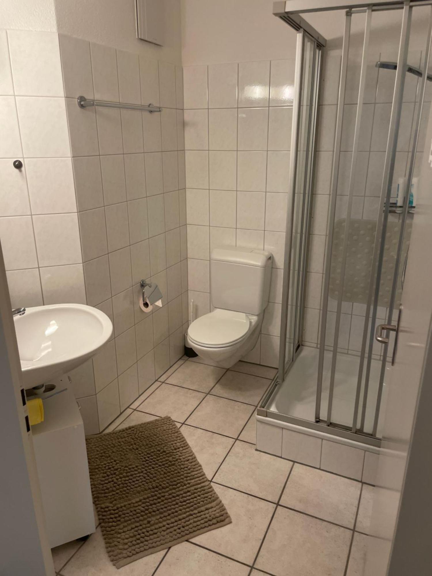 Homestay Mit Privatem Badezimmer In Guter Lage